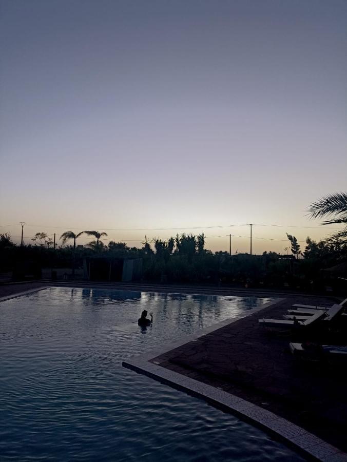 Les Jardins D Amizmiz 6 Piscines Bed & Breakfast Wawizelte Exterior photo