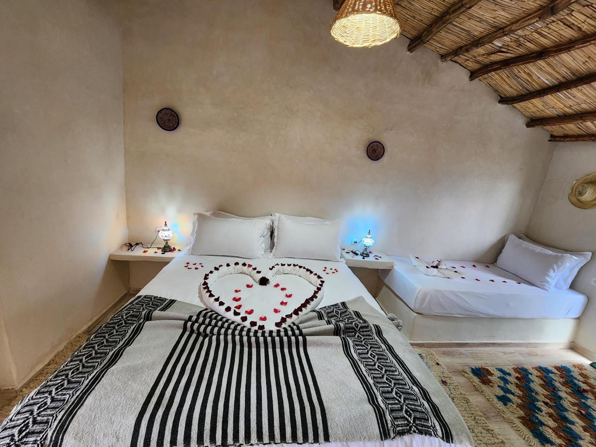 Les Jardins D Amizmiz 6 Piscines Bed & Breakfast Wawizelte Exterior photo