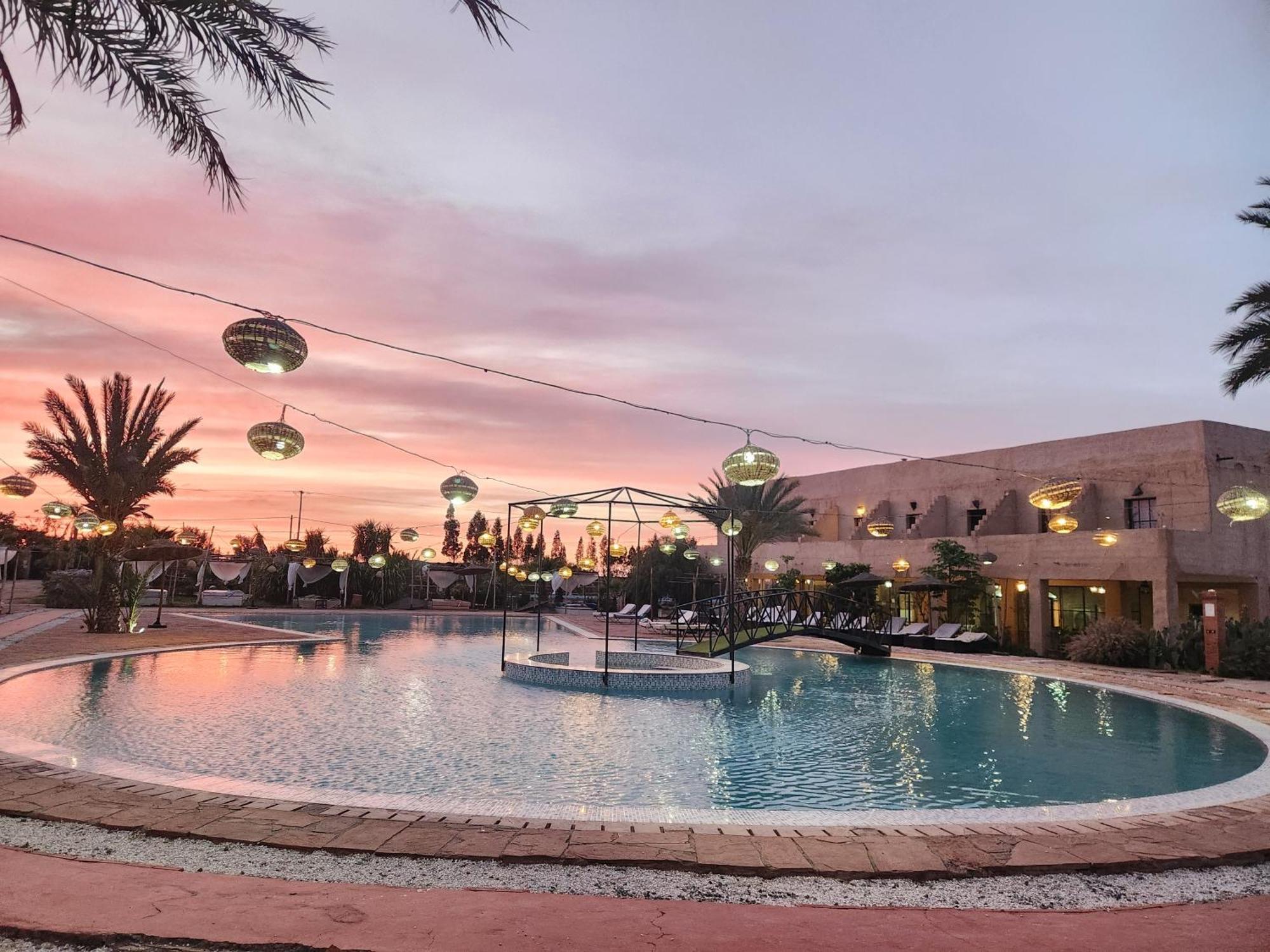 Les Jardins D Amizmiz 6 Piscines Bed & Breakfast Wawizelte Exterior photo